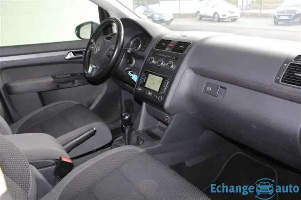 Volkswagen Touran 2.0 TDI 140 BMT BVM6 Confortline