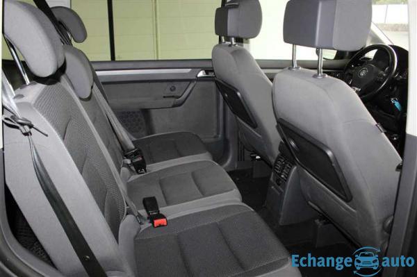 Volkswagen Touran 2.0 TDI 140 BMT BVM6 Confortline