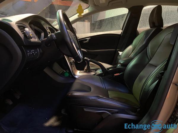 Volvo V40 D3 CROSS COUNTRY 2.0 TDI 150CH