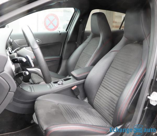 Mercedes Classe GLA 200 d 136 CH Pack AMG 7G- DCT 4 MATIC