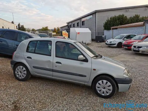 Renault Clio II 1.9 DTI 80CH RXT 5P ct ok DISTRI RECENTE