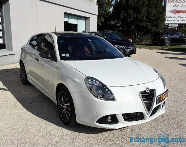 Alfa Romeo Giulietta 1.4L TB MULTIAIR BVA6 170Ch QUADRIFOGLIO GPS TOIT OUVRANT