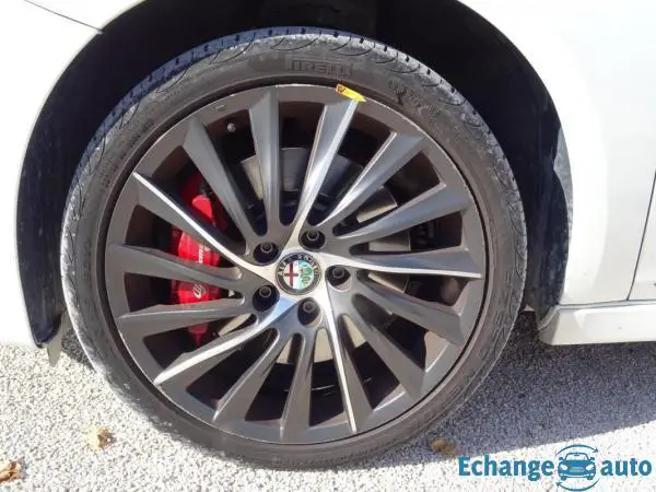 Alfa Romeo Giulietta 1.4L TB MULTIAIR BVA6 170Ch QUADRIFOGLIO GPS TOIT OUVRANT