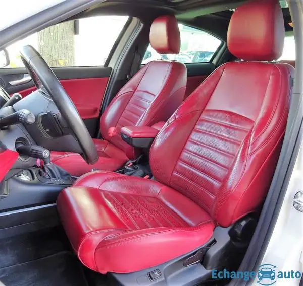 Alfa Romeo Giulietta 1.4L TB MULTIAIR BVA6 170Ch QUADRIFOGLIO GPS TOIT OUVRANT