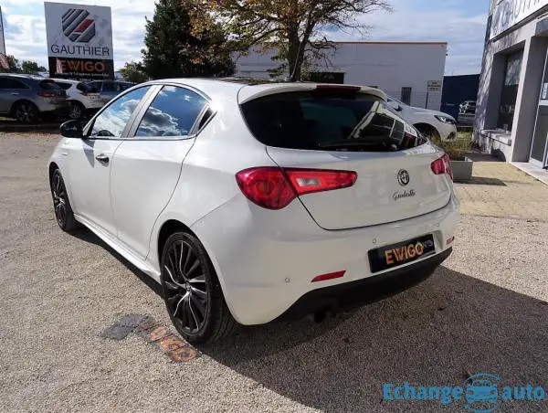 Alfa Romeo Giulietta 1.4L TB MULTIAIR BVA6 170Ch QUADRIFOGLIO GPS TOIT OUVRANT