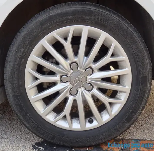 Audi A3 2.0l 150 CH AMBIENTE S tronic 6