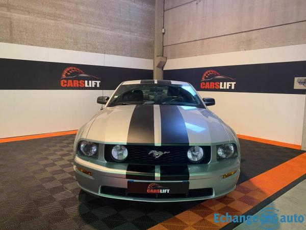 Ford Mustang GT 4.6L V8 305CH