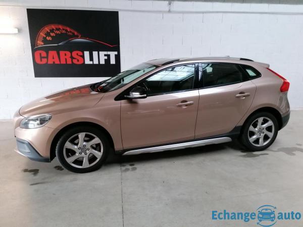 Volvo V40 Cross Country 1.6 TDI 115 CH D2 MOMENTUM - GARANTIE 6 MOIS