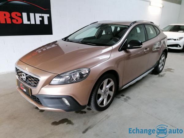 Volvo V40 Cross Country 1.6 TDI 115 CH D2 MOMENTUM - GARANTIE 6 MOIS