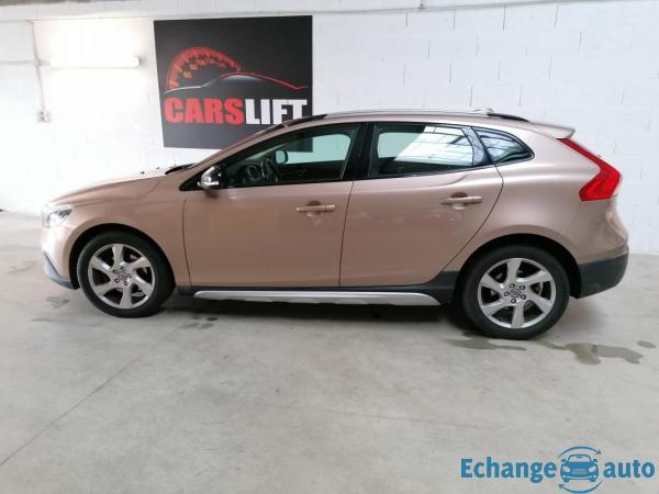 Volvo V40 Cross Country 1.6 TDI 115 CH D2 MOMENTUM - GARANTIE 6 MOIS