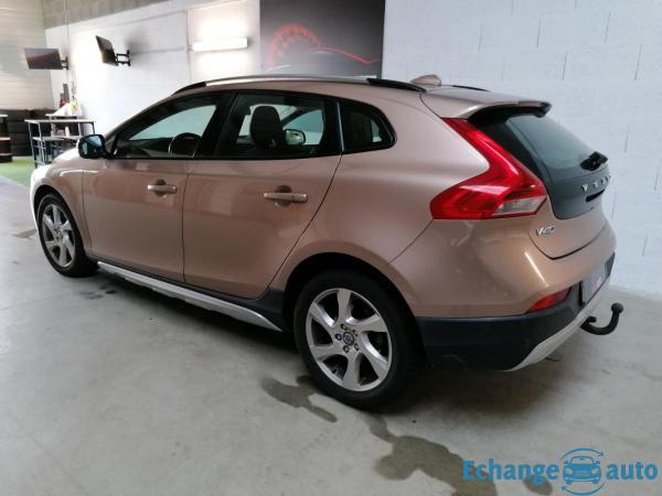 Volvo V40 Cross Country 1.6 TDI 115 CH D2 MOMENTUM - GARANTIE 6 MOIS