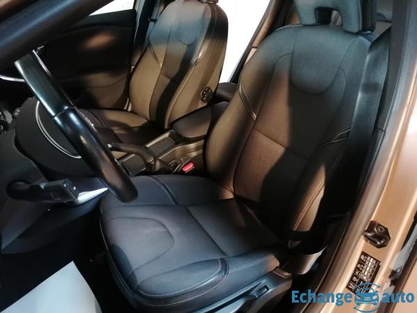 Volvo V40 Cross Country 1.6 TDI 115 CH D2 MOMENTUM - GARANTIE 6 MOIS