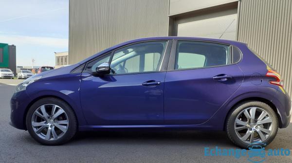 Peugeot 208 ALLURE 1.4 HDi 68CH - GARANTIE 6 MOIS