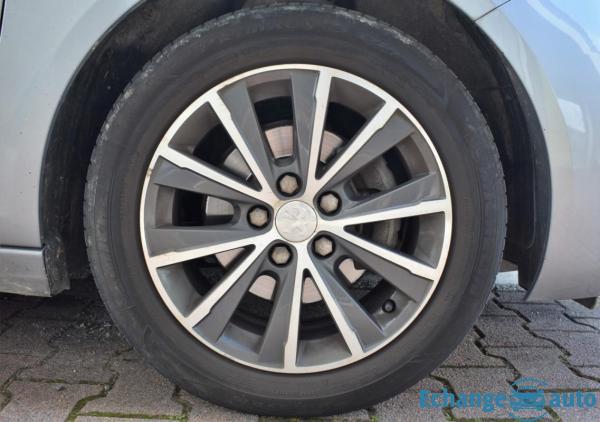 Peugeot 308 1.6L BlueHDI 120ch S&S Style