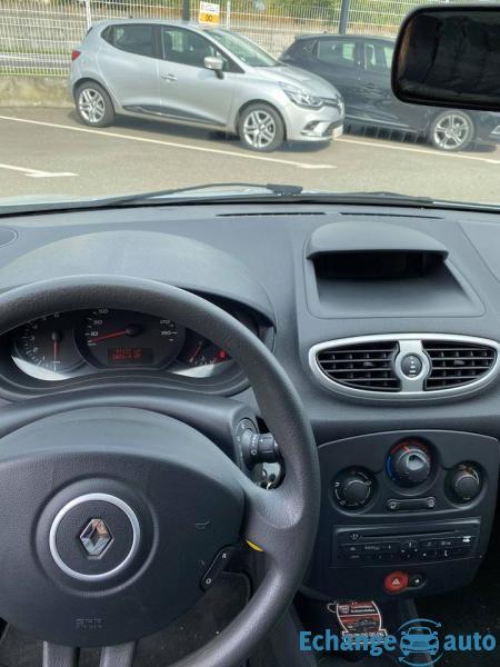 Renault Clio III SOCIETE DCI 75 CV GENERIQUE