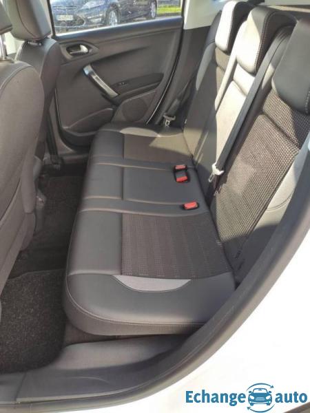 Peugeot 2008 1.6 BlueHDi 100 Allure