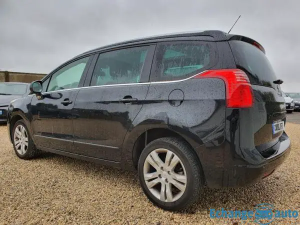 Peugeot 5008 1.6 BLUEHDI 120 ALLURE GARANTIE 6 MOIS