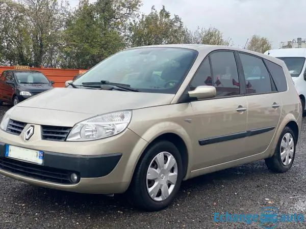 Renault Grand Scénic II 2.0 i 136cv Boîte auto - Entretien avec facture à l'appui