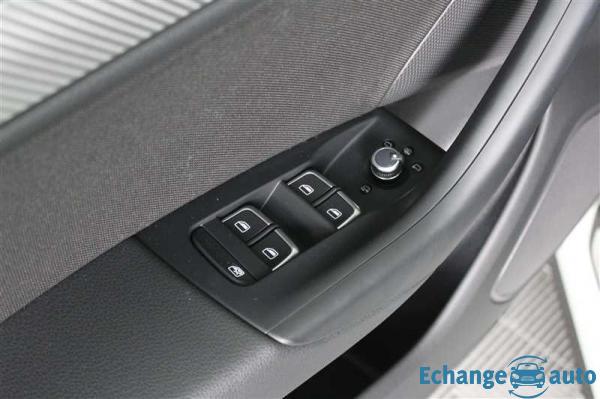 Audi Q3 1.4 TFSI COD 150 ch S tronic 6 Ambiente