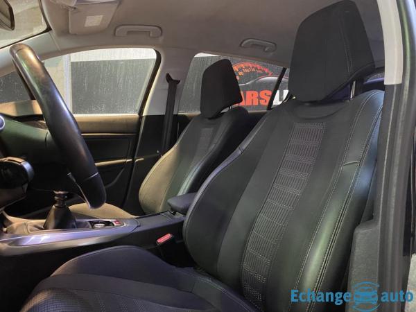 Peugeot 308 PHASE II ALLURE 1.2 PURETECH 110CV