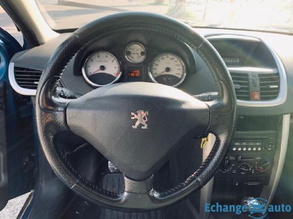 PEUGEOT 207 1.4e 16v 90ch Exécutive