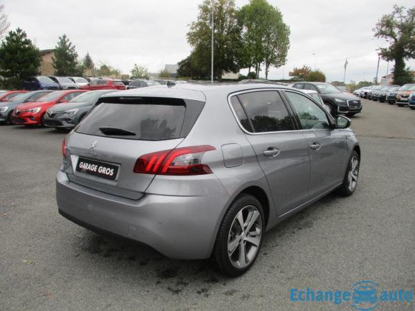 Peugeot 308 PureTech 130ch S&S EAT8 Tech Edition
