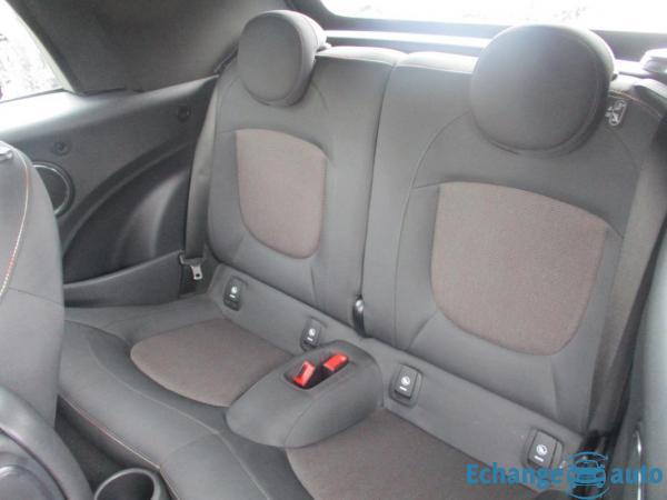 Mini Cabrio MINI F57 LCI Cabriolet Cooper 136 ch