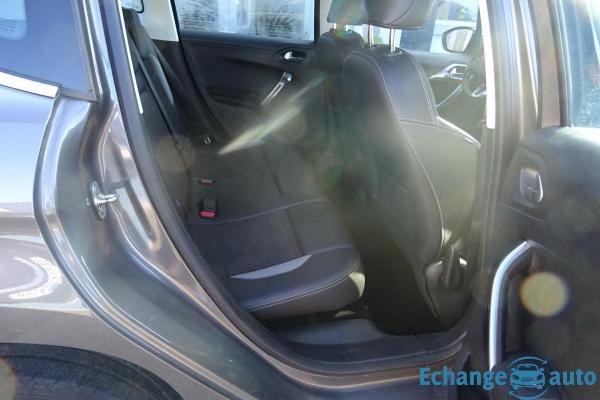 Peugeot 2008 1.2L CROSS OVER VTI BVM5