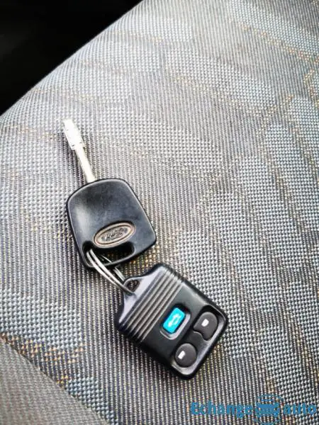 FORD TRANSIT CONNECT FGN 1.8 TDCI 90 220 C