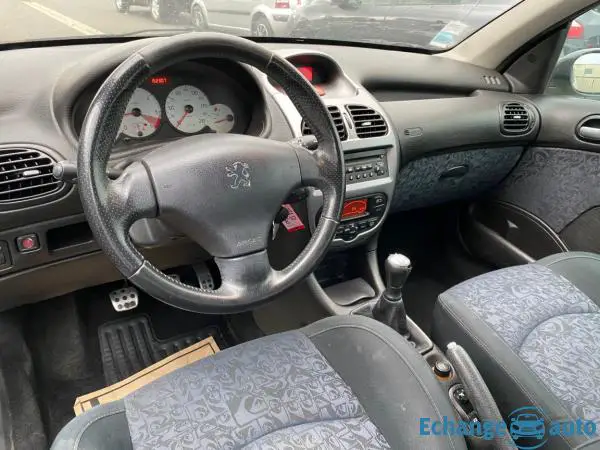 PEUGEOT 206 2.0 HDi Quiksilver