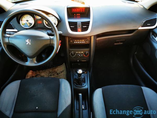 PEUGEOT 207 1.4 HDi 70ch BLUE LION Premium