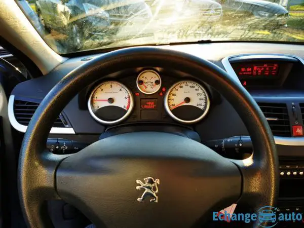 PEUGEOT 207 1.4 HDi 70ch BLUE LION Premium