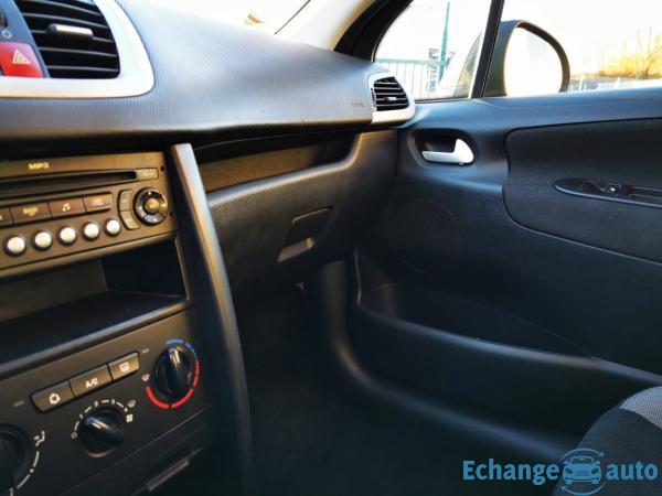 PEUGEOT 207 1.4 HDi 70ch BLUE LION Premium
