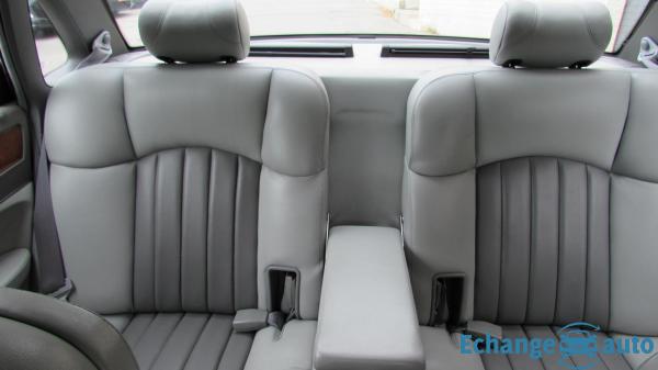 Daimler Double-Six Jaguar XJ 40 6.0 311cv Insignia