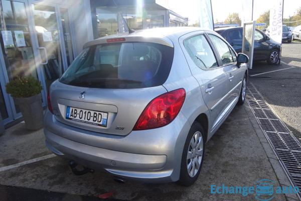 Peugeot 207 1.6 HDI 90 NACTEQ 5P