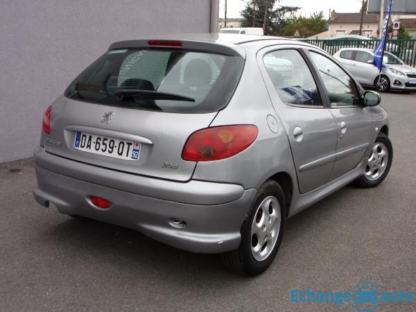 PEUGEOT 206 1.6i 16V XS