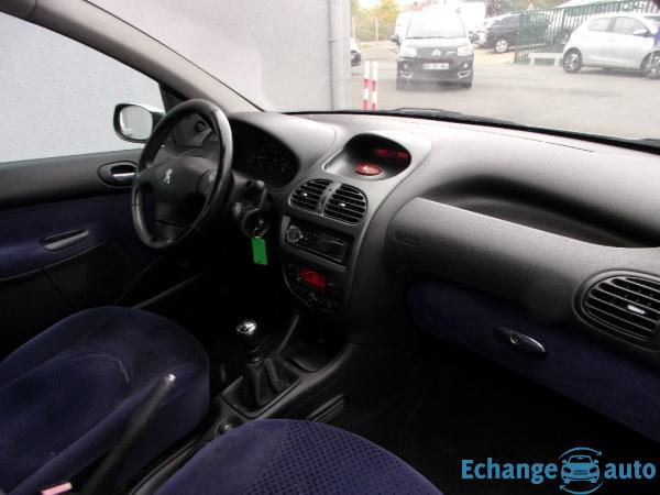 PEUGEOT 206 1.6i 16V XS