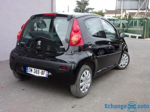 PEUGEOT 107 1.0e 12V 68ch BLUE LION Trendy