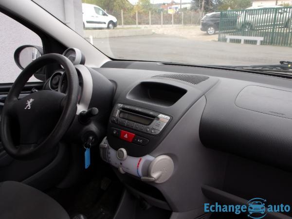 PEUGEOT 107 1.0e 12V 68ch BLUE LION Trendy