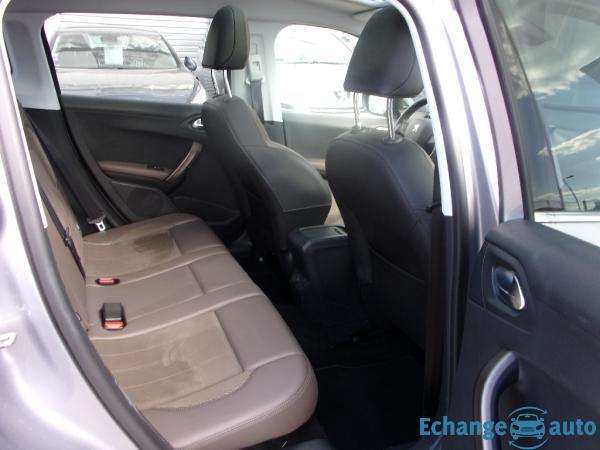 PEUGEOT 2008 1.6 e-HDi 92ch Féline Titane