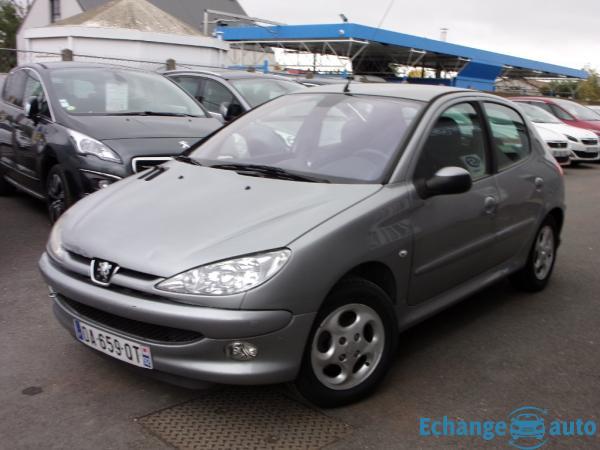 PEUGEOT 206 1.6i 16V XS