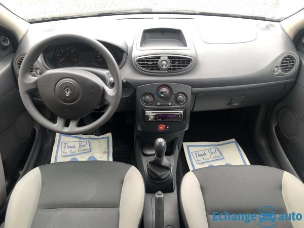 RENAULT CLIO III Clio III dCi Clim - 1ère MAIN