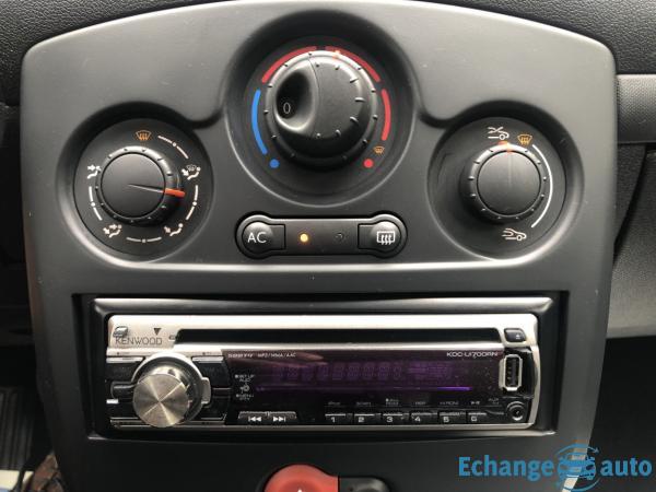 RENAULT CLIO III Clio III dCi Clim - 1ère MAIN