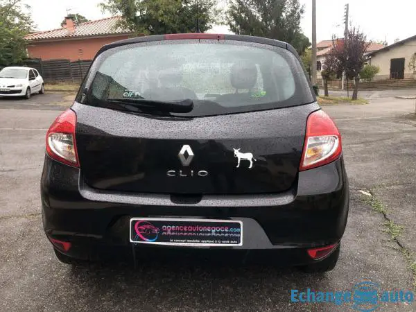 RENAULT CLIO III Clio III dCi Clim - 1ère MAIN