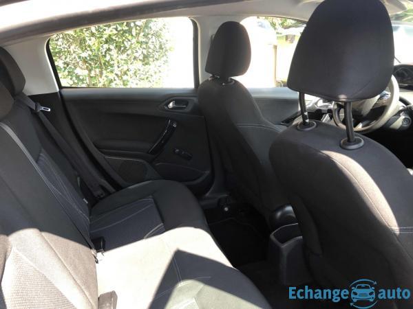 PEUGEOT 208 208 1.4 HDi 68ch BVM5 Active