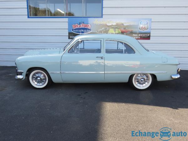 FORD CUSTOM DELUXE SEDAN V8 de 1950
