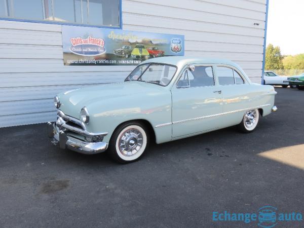 FORD CUSTOM DELUXE SEDAN V8 de 1950
