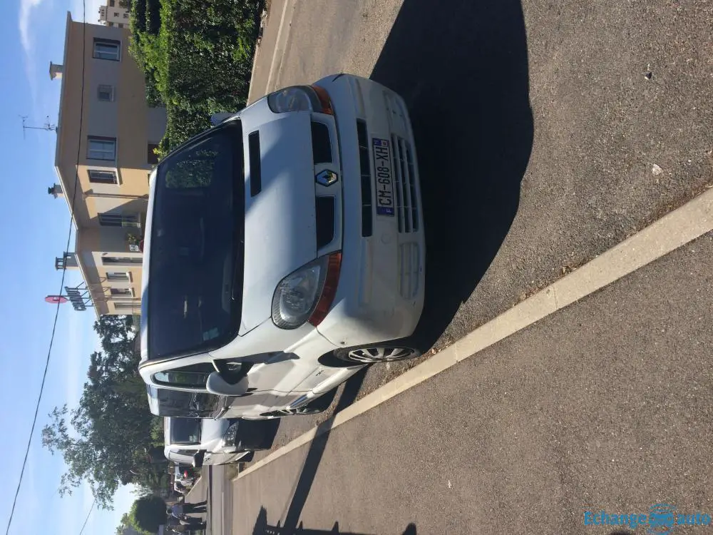 Trafic L1 H1 2.5 l  dci 140 ch