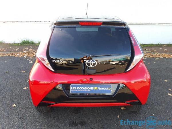 Toyota Aygo 1.0 VVT-i x-cite 4 Rouge Chilien
