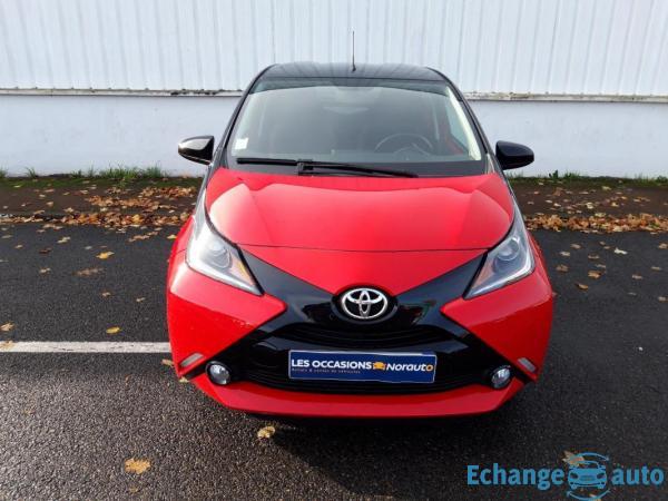 Toyota Aygo 1.0 VVT-i x-cite 4 Rouge Chilien